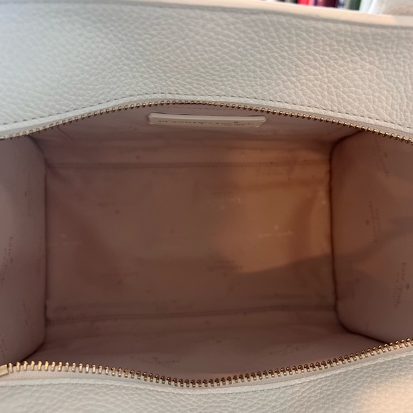 Kate Spade White Leather Snoopy Tote with Black Graphic - Picture 8 of 9